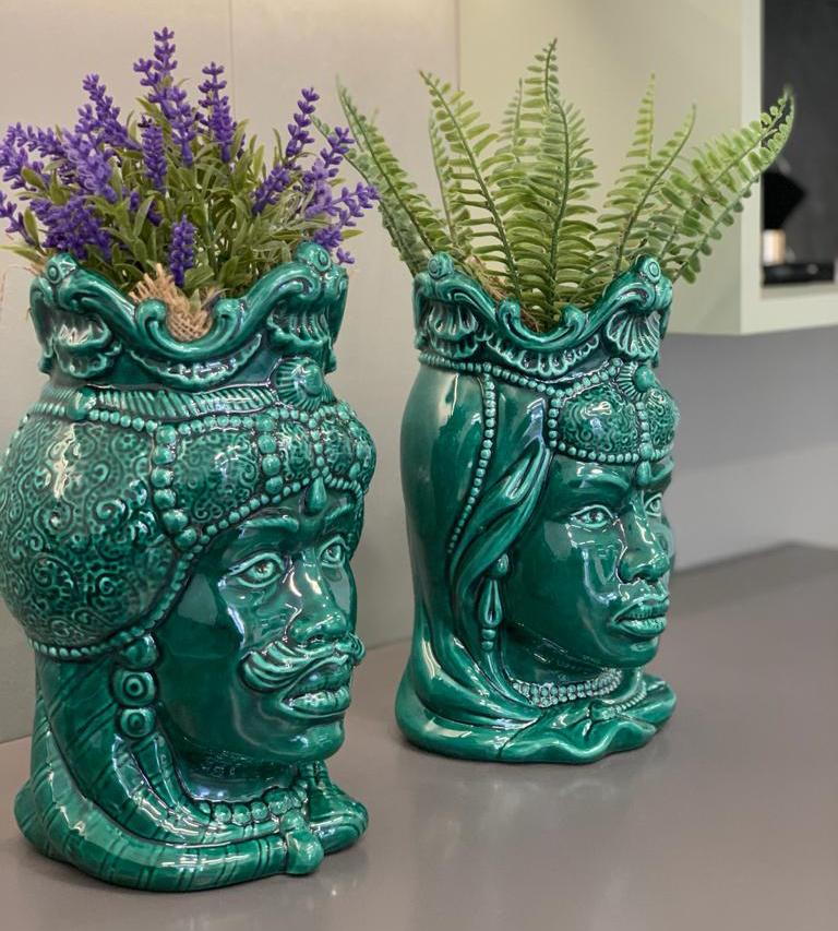 4682.32 Teste di Moro in Ceramica Siciliana H Cm.25x18 Smaltate Verde Lucido. - immagine 4