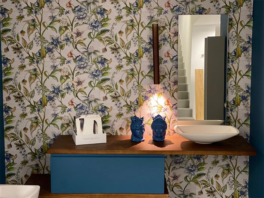 4682.53 Teste di Moro in Ceramica Siciliana H Cm.25x18 Smaltate Azzurro Lucido. - immagine 7